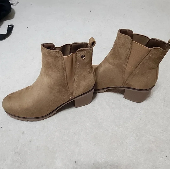 Brown heeled booties size 8 - Picture 1 of 6